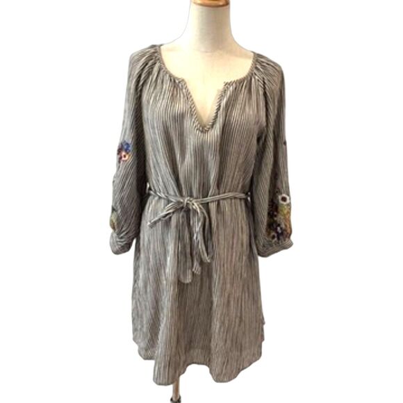 Feather Bone Anthropologie Lindsey Grey White Striped Embroidered Dress XSP - Picture 2 of 11